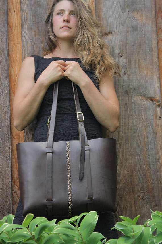 The Weekday tote in Brown steerhide