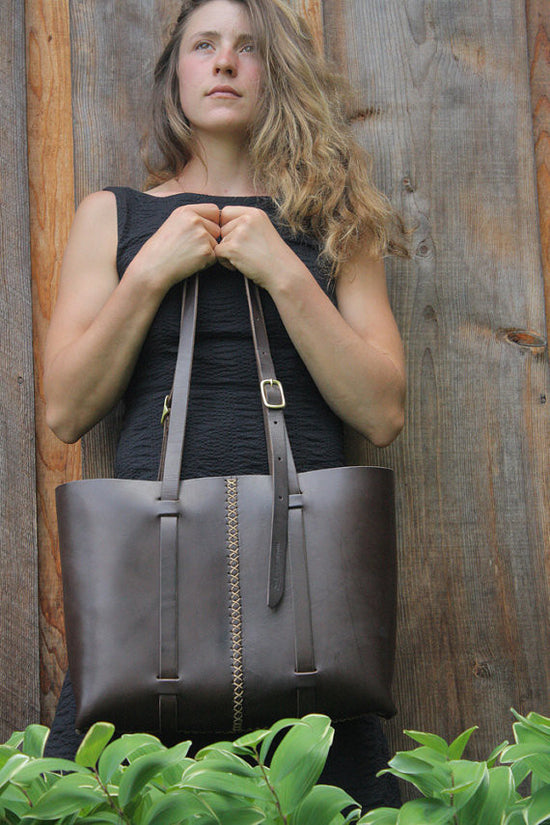 The Weekday tote in Brown steerhide